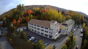Гостиница Hotel and Suites Les Laurentides  Сен-Совьё-Дес-Монтс